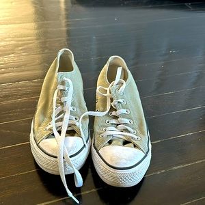 Converse! Fabulous olive color barely worn